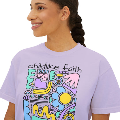 Childlike Faith Damen Boxy T-Shirt